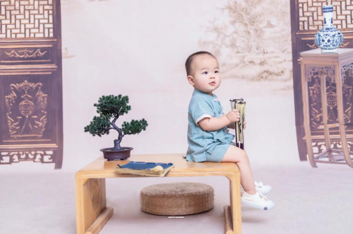 东方宝宝屁股淤青